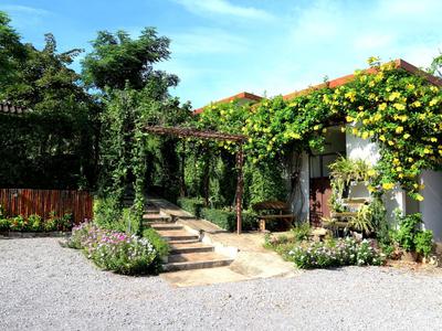 Baan Sabaaidee - Adult Friendly