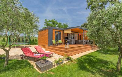 Beach house IVE with jacuzzi, pool, playground and bbq in an olive grove with a beach, Pomer - Istria