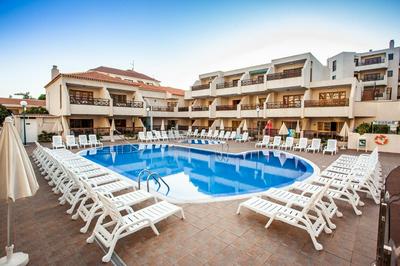 Spectacular Renovated 1 BR Apt, 5 min to Camison Beach, with AirCon