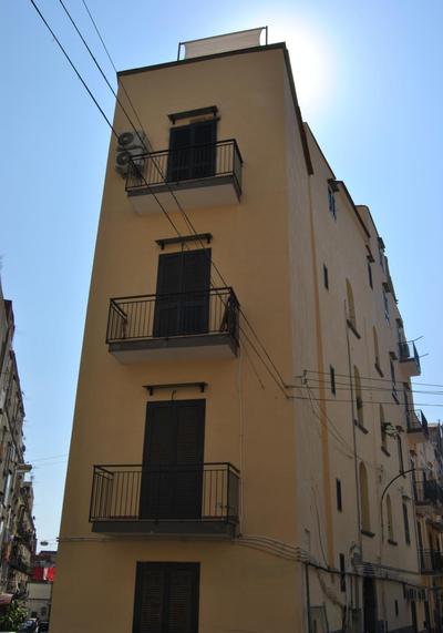 Vico Longo 25 - Ensuit flat in the heart of Naples