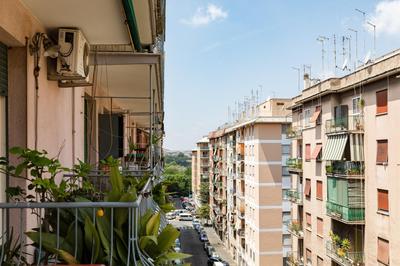 Hortis Apartment, 5 persone, 2 camere, balcone, Metro C per il Colosseo a 10 minuti e tram per Termini a 2 minuti