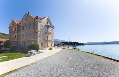 Apartments Isja