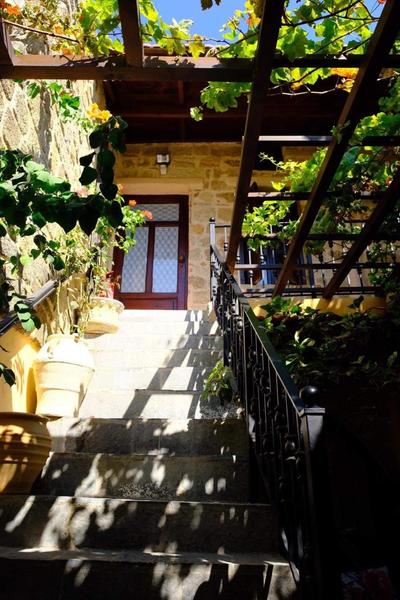 George & Alexandra's Apartments