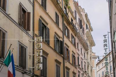 Visione Via Sant’Andrea delle Fratte, 36