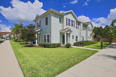 Amazing townhouse fits 10 in gated community 10 min to Disney!