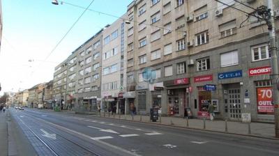 LEA APARTMENT - FREE PARKING in front for 2 cars