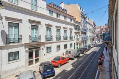 Stunning Apartment near Chiado
