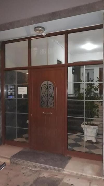 Modern apartment, 5΄ walk from central metro station