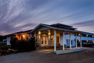 Super 8 by Wyndham Smoky Lake, Billede 2