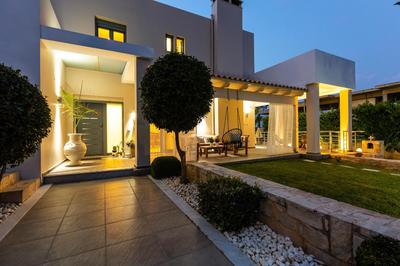 Inn Villa - Pool, BBQ, Playground & Close to Beach, By ThinkVilla