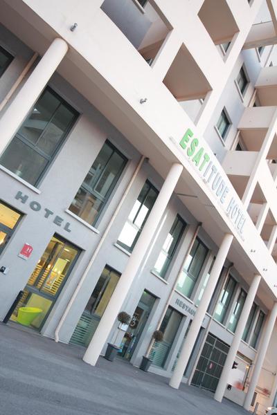 Esatitude Hotel