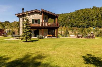 JOIVY Superb Villas with Tennis Court, Garden and BBQ area