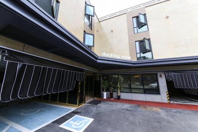 Docking Hotel