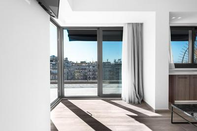 Penthouse Level 8, Nilie Hospitality MGMT