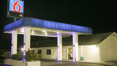 Motel 6-Fayetteville, AR
