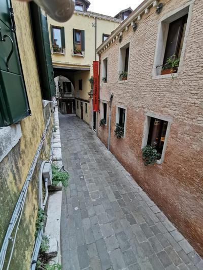 Deluxe 3 Bedroom Flat in Rialto