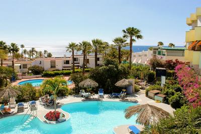 Sea and pool view apartment Bamira