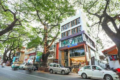 FabHotel Frazer Suites - Nr Bangalore Cantt Railway Station