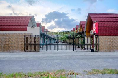 OYO Life 1643 Grand Monica