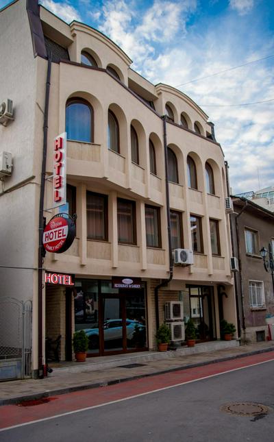 Hotel Oppium Restaurant & Garden