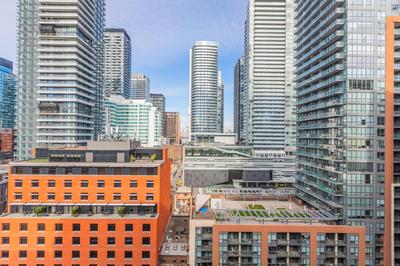 AOC Suites - Heart of Downtown Condo