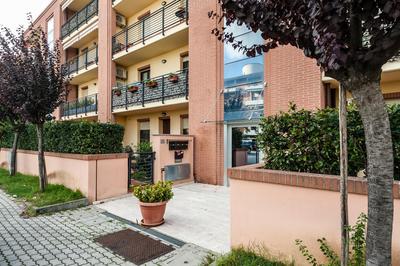 Hostly - Family Home Strada dell'Olio - Brand new 2BR, 2 Bathrooms with AC