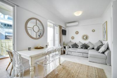 The Mirror Apartment with Large Sunny Balcony