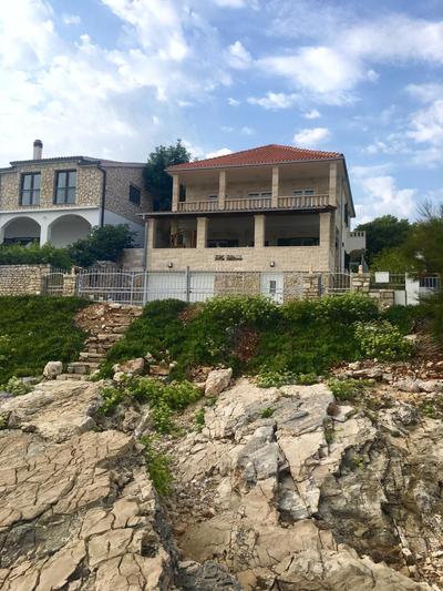 Schönes Ferienhaus direkt am Meer