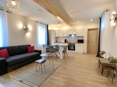 Charming Home - City Center Cosy Apartments