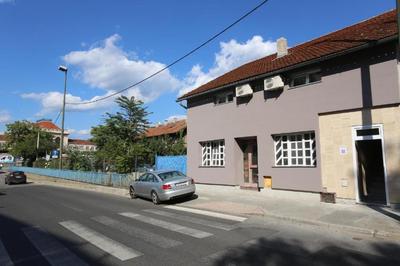 Apartments Rooms PAROMLIN CENTAR
