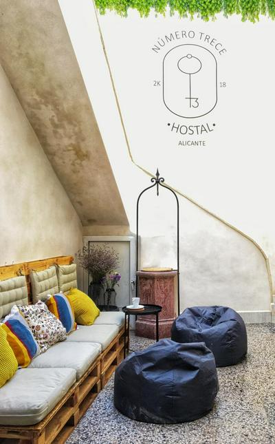 Hostel Numero Trece - Albergue Juvenil - FREE towels, coffee & tea, remote check-in