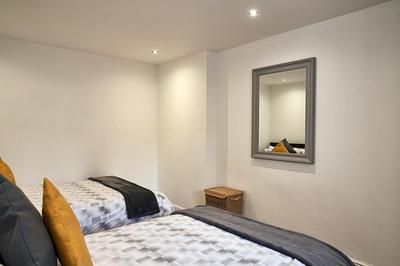 Chicstay Suites