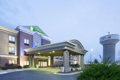 Holiday Inn Express Kansas City - at the Legends! by IHG