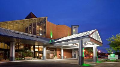 Holiday Inn Oakville Centre by IHG