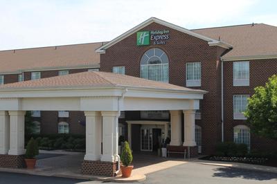 Holiday Inn Express Hotel & Suites Warrenton by IHG