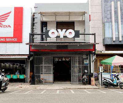 OYO 1191 Monalisa Residence And Cafe