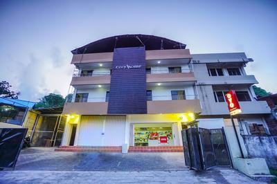 Super OYO 1838 COZY Home