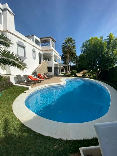 Luxury Villa Marbella with nice garden, Pool and Jacuzzi BY Varenso Holidays