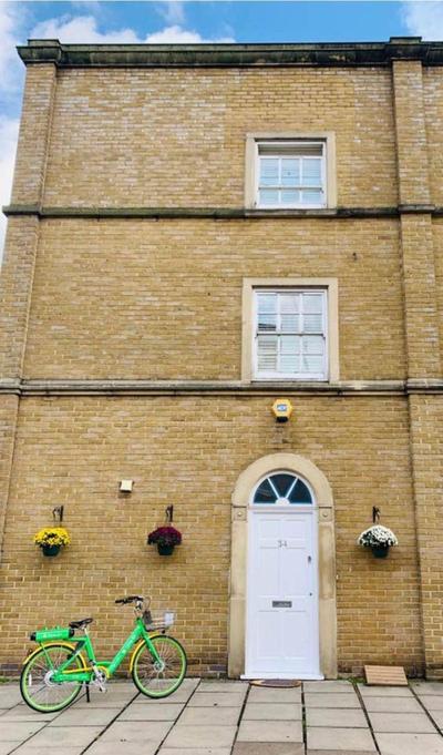 Stylish Modern Studio, Mock Georgian House, Heart of Trendy Hackney & London