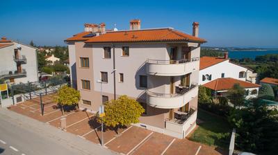 Apartments Oliva