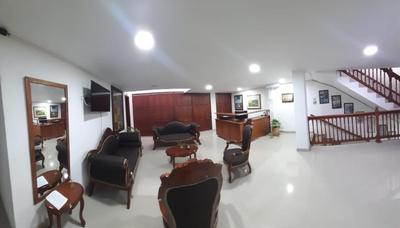 Hotel Jardín de Rosas