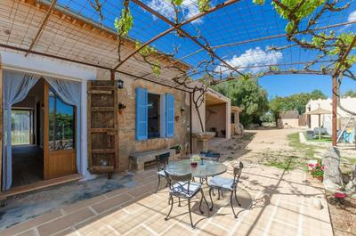 Charming finca Son Julia with pool near Porreres