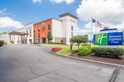 Holiday Inn Express & Suites - Albany Airport - Wolf Road by IHG