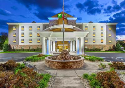 Holiday Inn Express & Suites Morristown by IHG