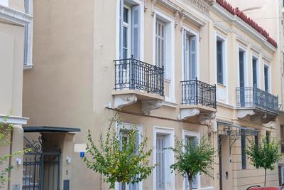 Acropolis TownHouseCo Suites