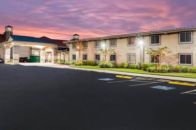 Super 8 by Wyndham Beaumont I-10 College St, Foto 2