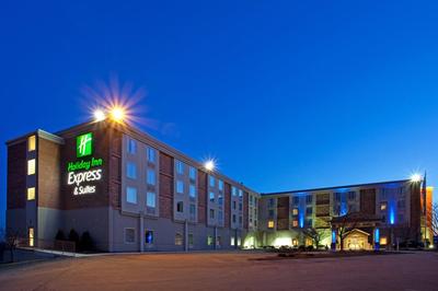 Holiday Inn Express and Suites Pittsburgh West Mifflin by IHG