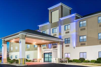 Holiday Inn Express Hotel Howe / Sturgis by IHG