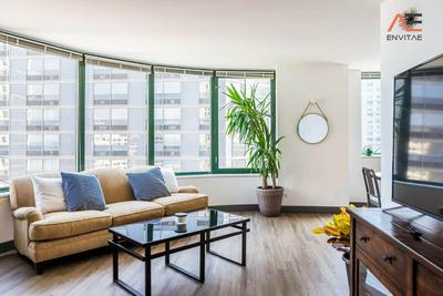 ENVITAE 3BR Luxury Corner Loft with Navy Pier Views photo 2