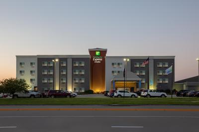 Holiday Inn Express Hotel & Suites Columbus by IHG